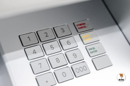 Юрист подверг сомнению целесообразность 'периода охлаждения' для операций с наличными