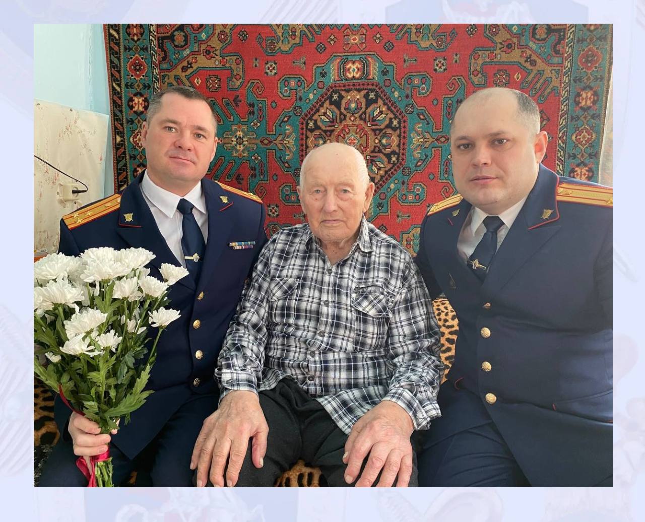 В Красноярском крае офицеры СК России поздравили ветерана Великой Отечественной войны с Днем защитника Отечества! В день защитника Отечества сотрудники ГСУ СК России по Красноярскому краю и Республике Хакасия по доброй...