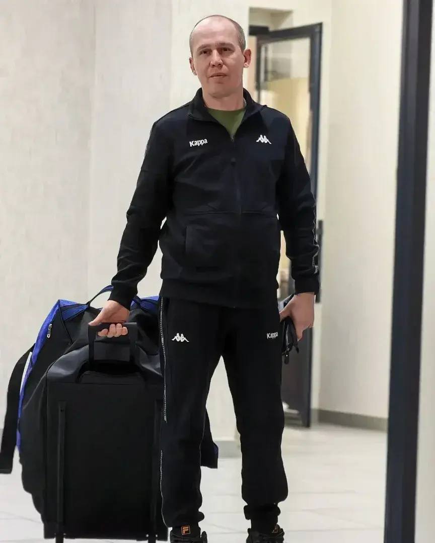 Филиал фонда «Защитники Отечества» обеспечил ветерана СВО из Хакасии профессиональной экипировкой для следж-хоккея Филиал фонда «Защитники Отечества» обеспечил ветерана СВО из Хакасии профессиональной экипировкой для следж-хоккея