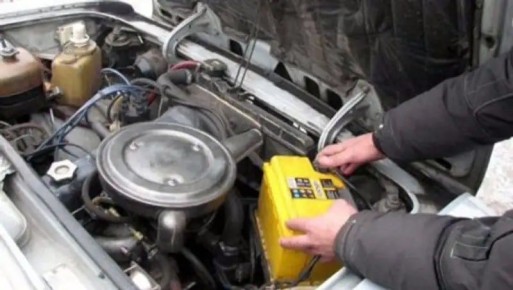 Полицейские Черногорска задержали злоумышленника, похитившего аккумулятор из автомобиля "ВАЗ"