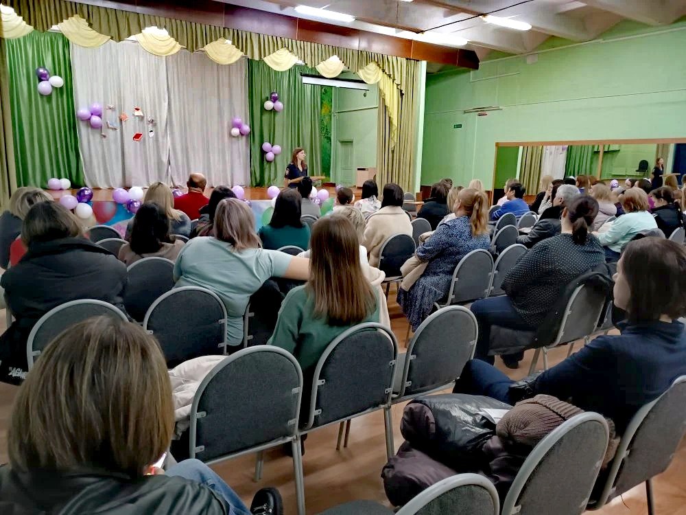 Абаканские полицейские провели серию профилактических лекториев для родителей школьников