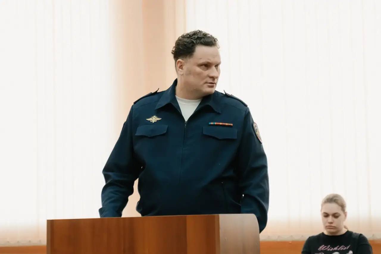 Сотрудники Управления по вопросам миграции МВД по Республике Хакасия стали участниками совещания в Администрации Усть-Абаканского района Сотрудники Управления по вопросам миграции МВД по Республике Хакасия стали участниками совещания в Администрации Усть-Абаканского района