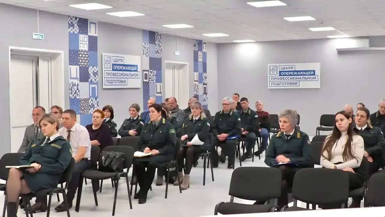 Хакасия усиливает контроль за лесозаготовками и готовится к раннему пожароопасному сезону 2026 года Хакасия усиливает контроль за лесозаготовками и готовится к раннему пожароопасному сезону 2026 года