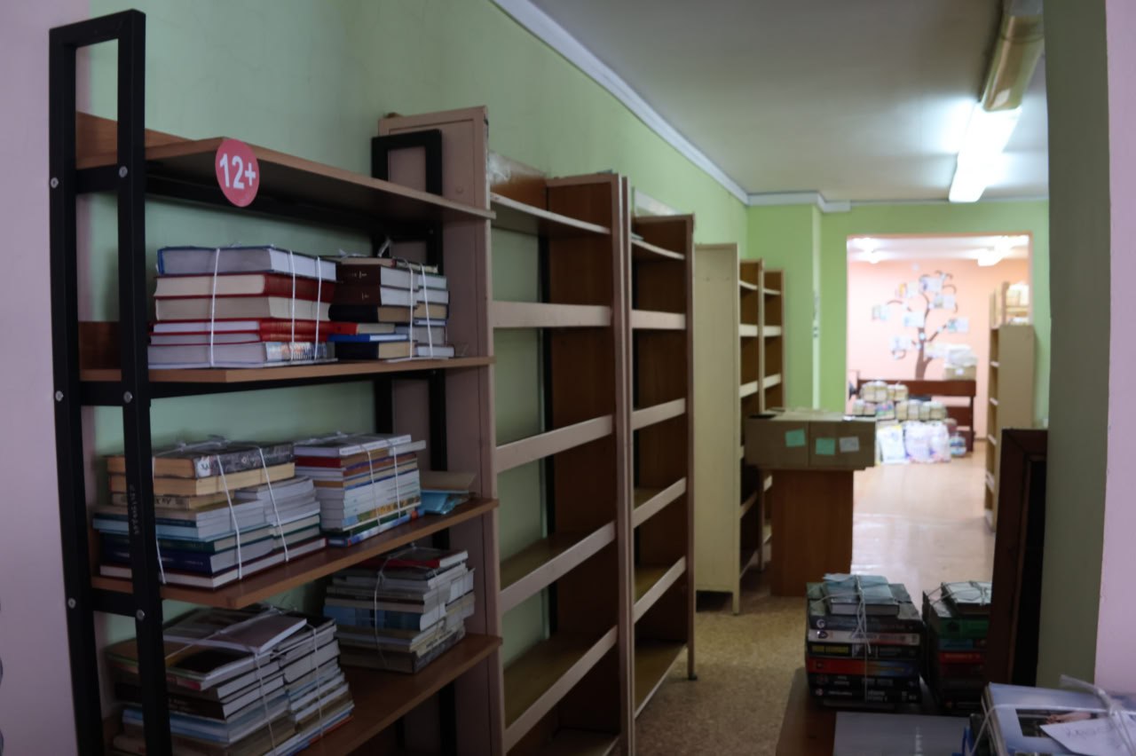 Сегодня библиотека-филиал № 12, расположенная по адресу ул. Богдана Хмельницкого, д. 156, начала свой долгожданный переезд Сегодня библиотека-филиал № 12, расположенная по адресу ул. Богдана Хмельницкого, д. 156, начала свой долгожданный переезд