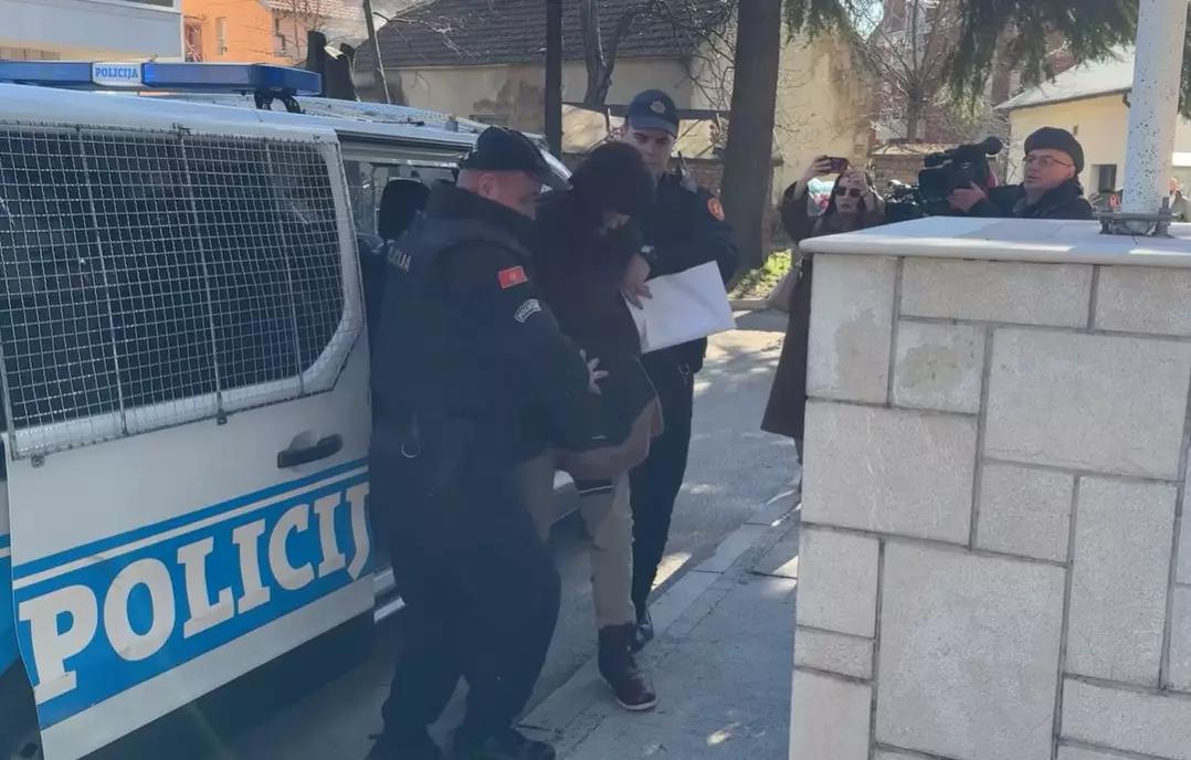 Брат президента. с автоматами под матрасом