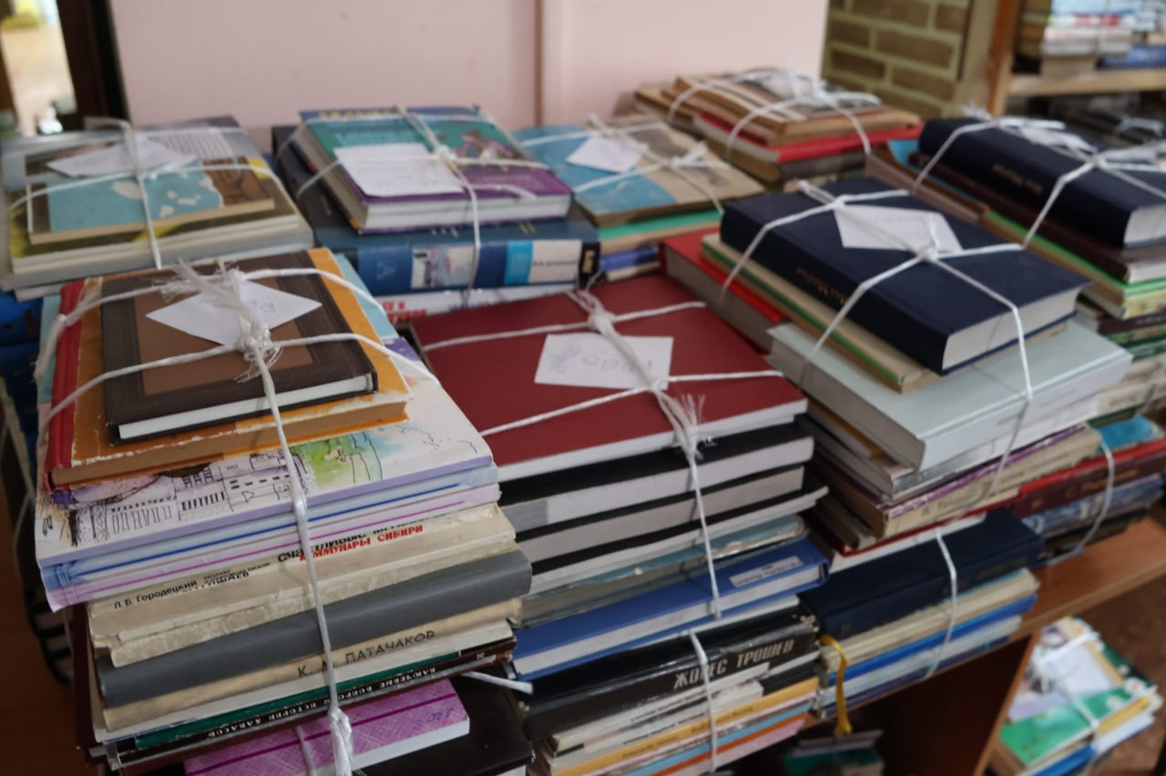 Сегодня библиотека-филиал № 12, расположенная по адресу ул. Богдана Хмельницкого, д. 156, начала свой долгожданный переезд Сегодня библиотека-филиал № 12, расположенная по адресу ул. Богдана Хмельницкого, д. 156, начала свой долгожданный переезд