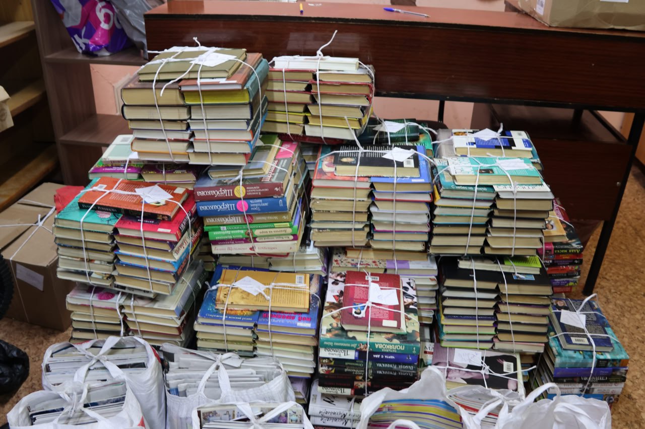 Сегодня библиотека-филиал № 12, расположенная по адресу ул. Богдана Хмельницкого, д. 156, начала свой долгожданный переезд Сегодня библиотека-филиал № 12, расположенная по адресу ул. Богдана Хмельницкого, д. 156, начала свой долгожданный переезд