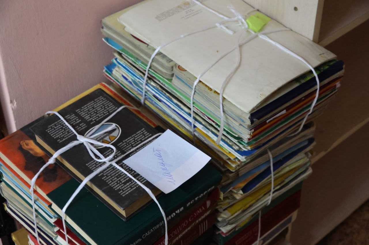 Сегодня библиотека-филиал № 12, расположенная по адресу ул. Богдана Хмельницкого, д. 156, начала свой долгожданный переезд Сегодня библиотека-филиал № 12, расположенная по адресу ул. Богдана Хмельницкого, д. 156, начала свой долгожданный переезд