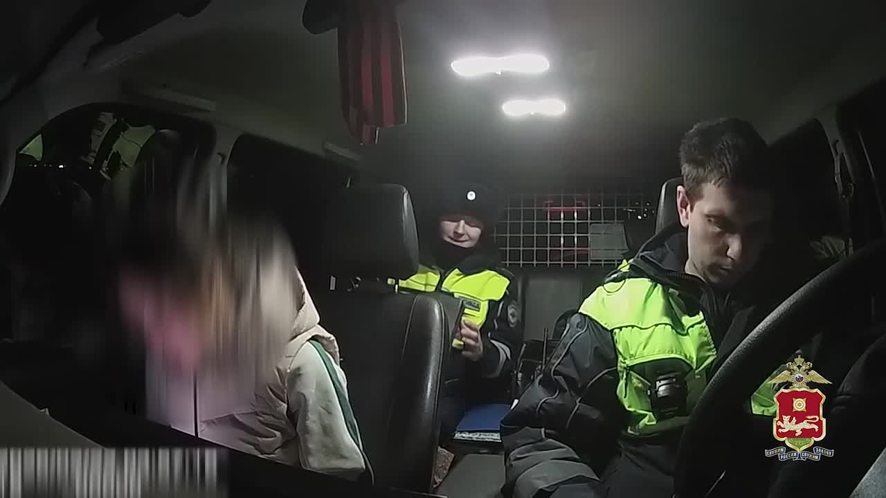 В ХАКАСИИ ЗЛОСТНАЯ НАРУШИТЕЛЬНИЦА ПЕРЕДАЛА РУЛЬ ЮНОМУ ПЛЕМЯННИКУ