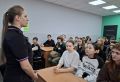 В рамках правового информирования полицейские Черногорска проводят беседы для школьников
