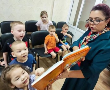 Сотрудники Госкомтарифа и «Росатом Энергосбыта» провели День чтения с воспитанниками социально-реабилитационного центра