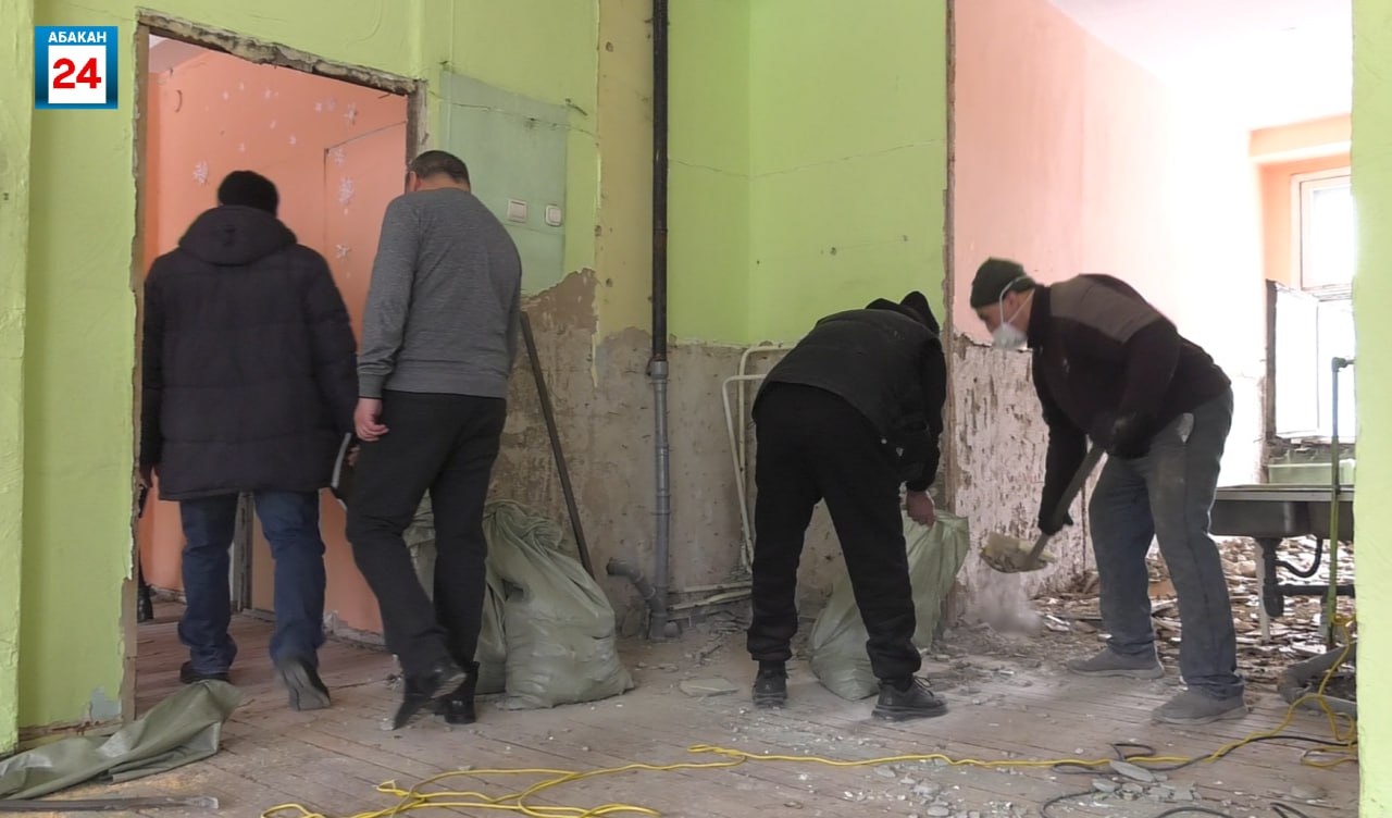 В абаканский детский сад «Василёк» зашли строительные бригады, начался капремонт по нацпроекту В абаканский детский сад «Василёк» зашли строительные бригады, начался капремонт по нацпроекту