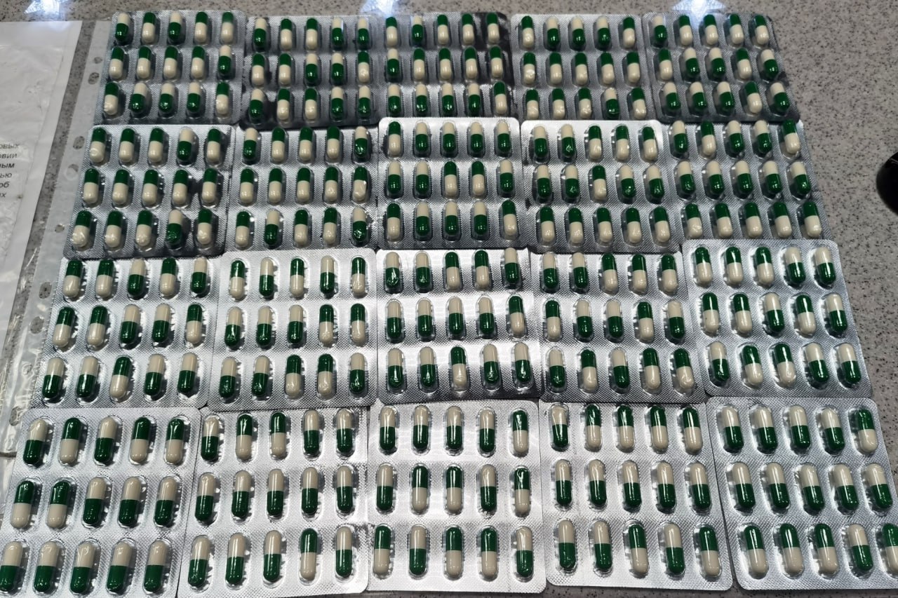 До 7 лет тюрьмы грозит контрабандисту из Абакана, организовавшему канал поставки прегабалина из Индии в Хакасию