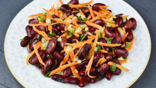 Постный салат из фасоли: быстро, просто и вкусно