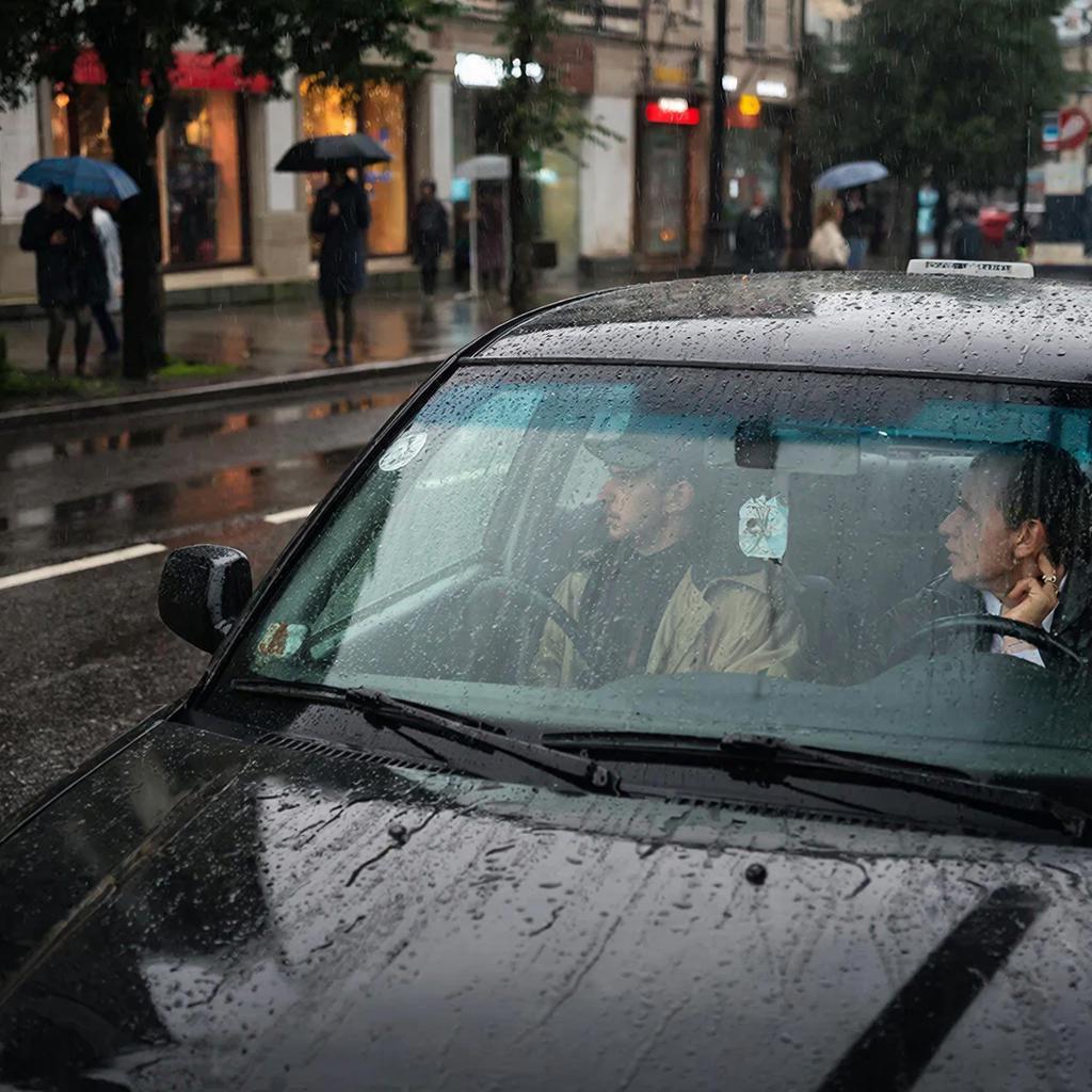 В России рассматривается предложение об ограничении повышения тарифов такси в условиях плохой погоды и чрезвычайных ситуаций