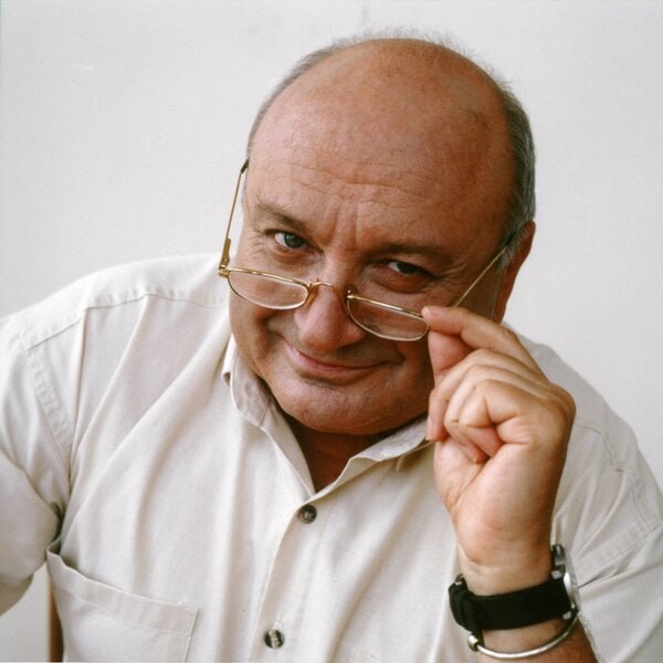 Совет дня от Михаила Жванецкого: «Если вам говорят, что вы многогранная личность, – не обольщайтесь. Может быть, имеется в виду, что вы гад, сволочь и паразит одновременно»