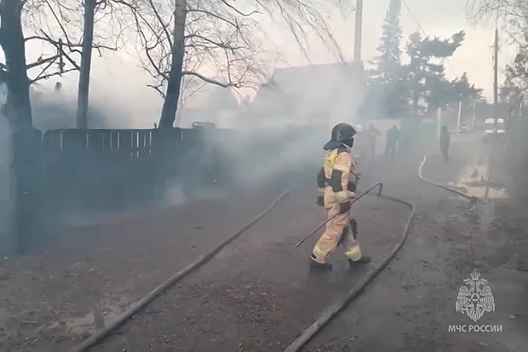 В ХАКАСИИ ГОРЯТ ДОМА, ДАЧИ И ПОСТРОЙКИ