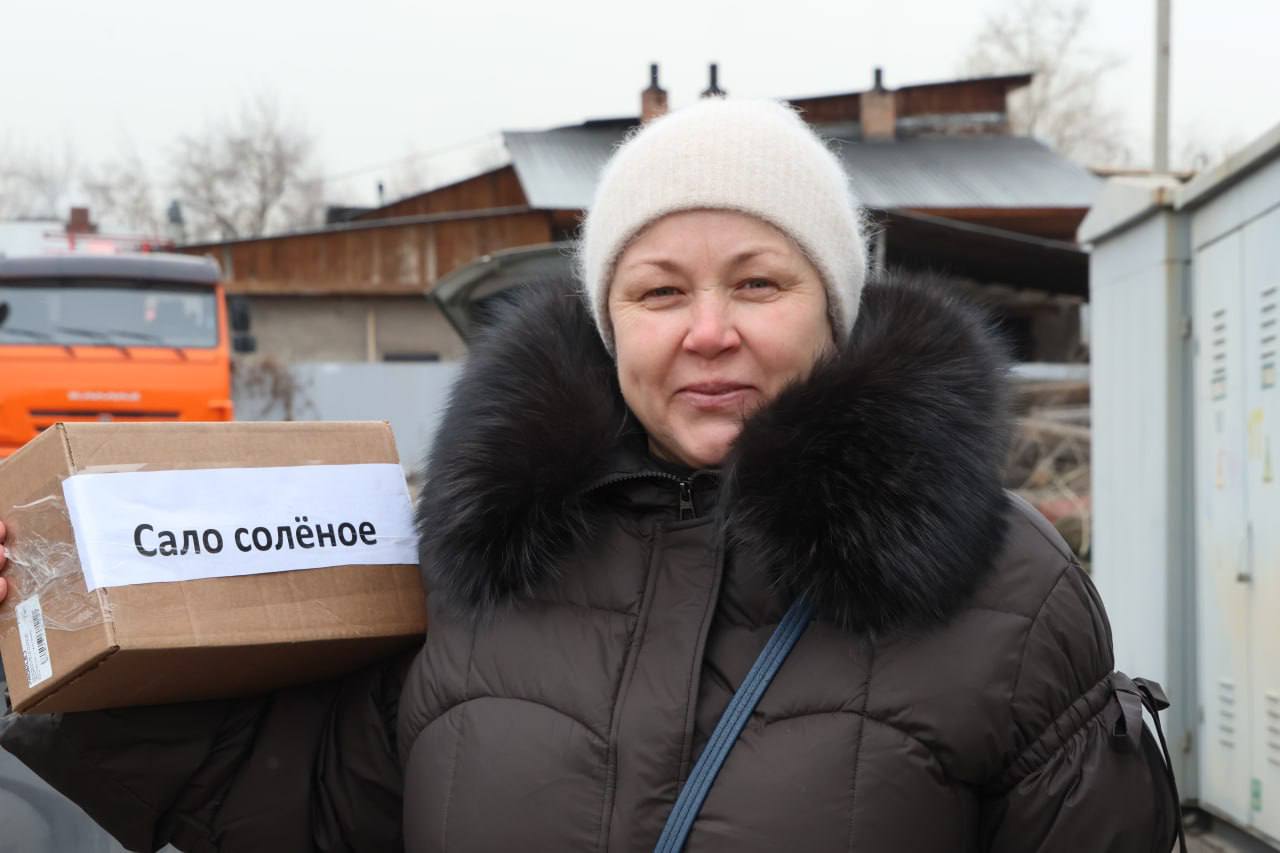 Алексей Лемин: Очередная разгрузка перед загрузкой гуманитарного груза Алексей Лемин: Очередная разгрузка перед загрузкой гуманитарного груза