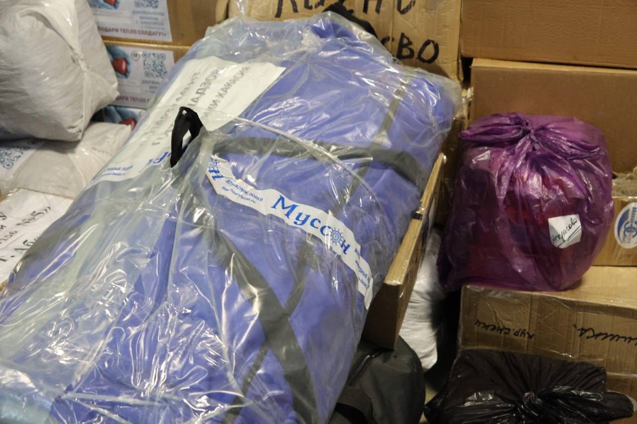 Алексей Лемин: Очередная разгрузка перед загрузкой гуманитарного груза Алексей Лемин: Очередная разгрузка перед загрузкой гуманитарного груза