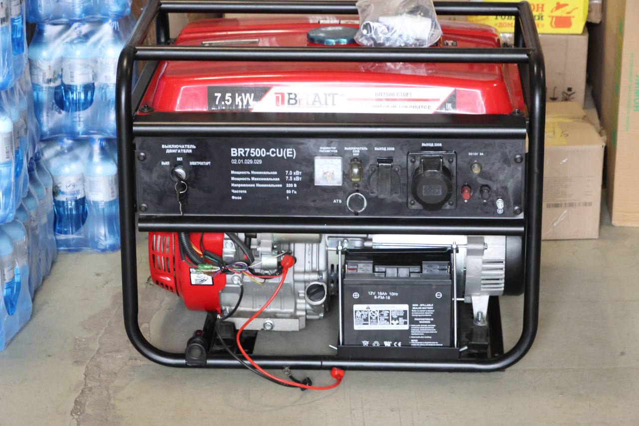 Алексей Лемин: Очередная разгрузка перед загрузкой гуманитарного груза Алексей Лемин: Очередная разгрузка перед загрузкой гуманитарного груза