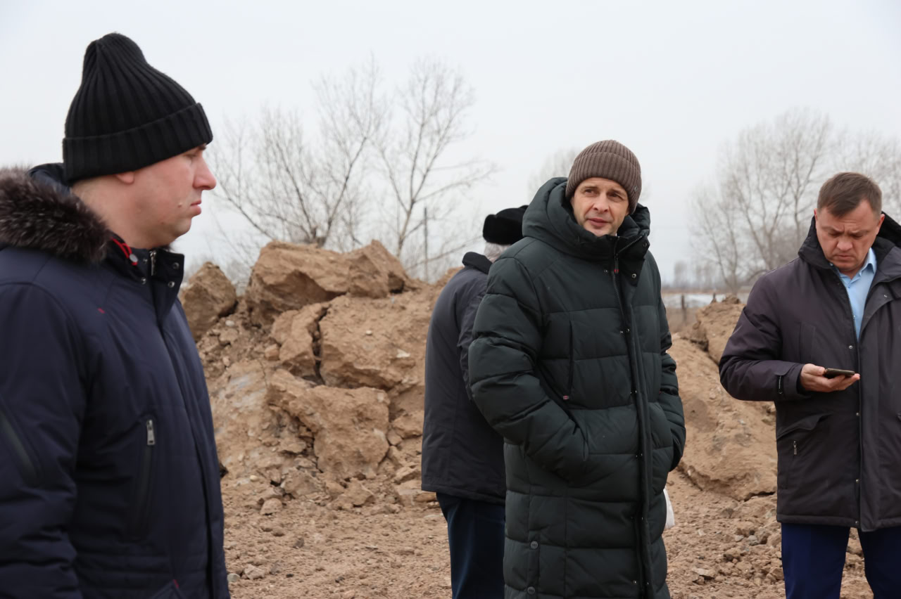 С приходом тёплых дней жители Абакана активно занимаются благоустройством своих придомовых территорий и дачных участков С приходом тёплых дней жители Абакана активно занимаются благоустройством своих придомовых территорий и дачных участков