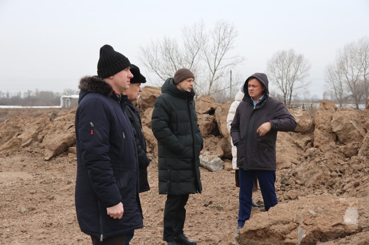 С приходом тёплых дней жители Абакана активно занимаются благоустройством своих придомовых территорий и дачных участков С приходом тёплых дней жители Абакана активно занимаются благоустройством своих придомовых территорий и дачных участков