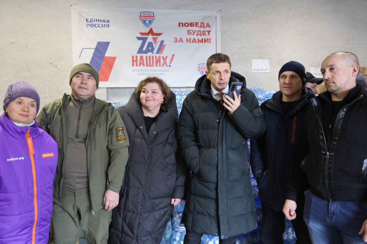 Алексей Лемин: Очередная разгрузка перед загрузкой гуманитарного груза Алексей Лемин: Очередная разгрузка перед загрузкой гуманитарного груза