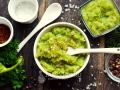 Необычная аджика из яблок и зеленого перца, которую не нужно варить
