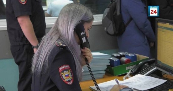 Обчистил друга, пока тот спал: в Абакане задержали вора — он устроил вояж по магазинам с чужой картой