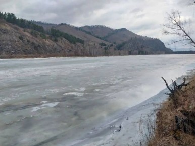 Уровень реки Абакан в Абазе продолжает падать, подтопленными остаются всего 18 участков в двух дачных обществах, за сутки 92 участка освободились от воды