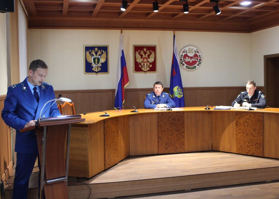 В прокуратуре Республики Хакасия под председательством первого заместителя прокурора республики Ана Антона Вячеславовича проведено заседание межведомственной рабочей группы по противодействию повторной и рецидивной...