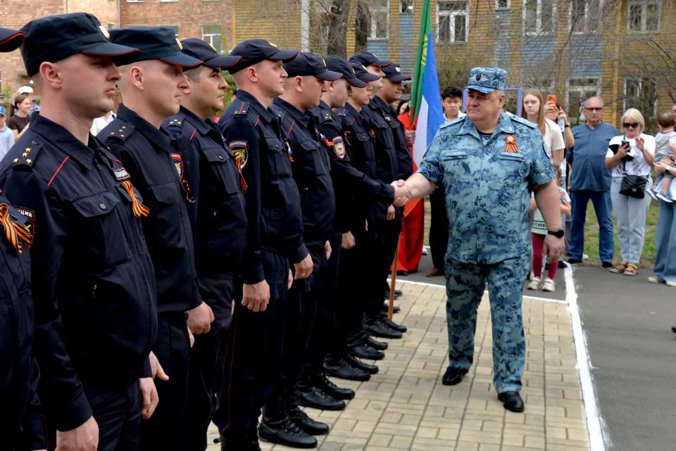 В Хакасии сводный отряд полиции торжественно проводили в служебную командировку на Северный Кавказ