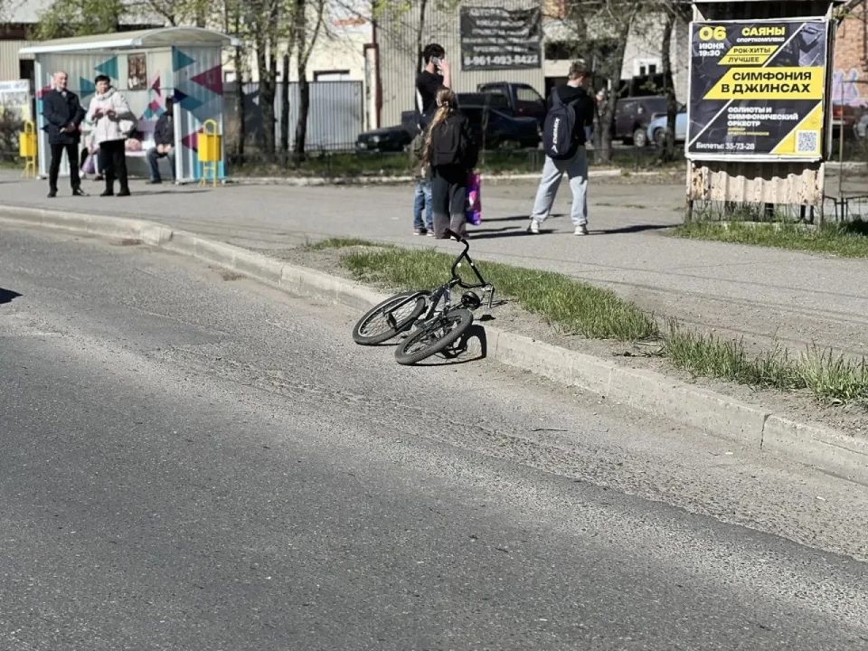 Подросток на питбайке и его пассажирка пострадали в дорожной аварии в Абакане Подросток на питбайке и его пассажирка пострадали в дорожной аварии в Абакане