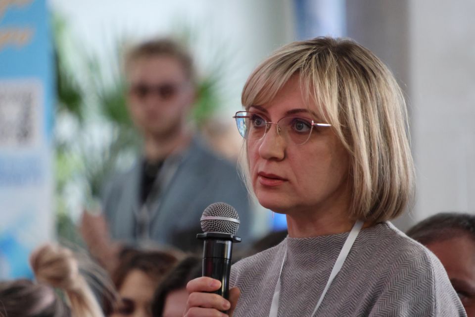 Бизнес-форум «Устоять и вырасти: стратегии для нестабильных времён» увлёк несколько сотен предпринимателей Абакана, Республики Хакасия и юга Красноярского края Бизнес-форум «Устоять и вырасти: стратегии для нестабильных времён» увлёк несколько сотен предпринимателей Абакана, Республики Хакасия и юга Красноярского края