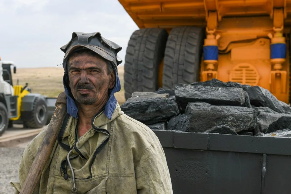 Глава Хакасии дал старт новому этапу в развитии Шахта-парка «Изых» Глава Хакасии дал старт новому этапу в развитии Шахта-парка «Изых»