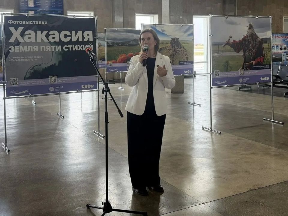 Выставка от российского сервиса путешествий открылась в аэропорте Абакана Выставка от российского сервиса путешествий открылась в аэропорте Абакана