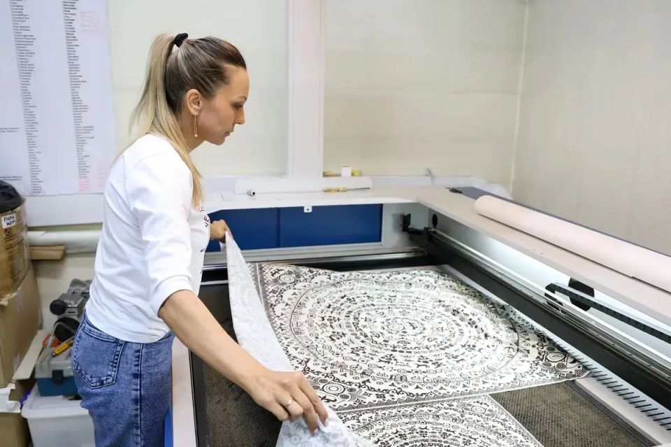 Правительство Хакасии поддерживает местные производства и делает ставку на развитие легкой промышленности Правительство Хакасии поддерживает местные производства и делает ставку на развитие легкой промышленности