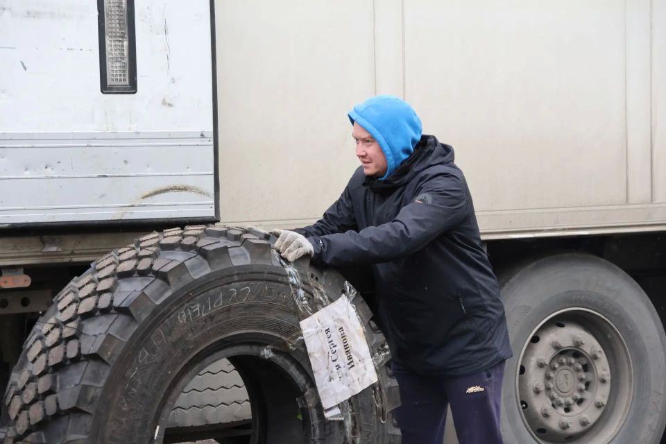 Делаем добро: очередная помощь отправляется из Абакана в зону СВО Делаем добро: очередная помощь отправляется из Абакана в зону СВО