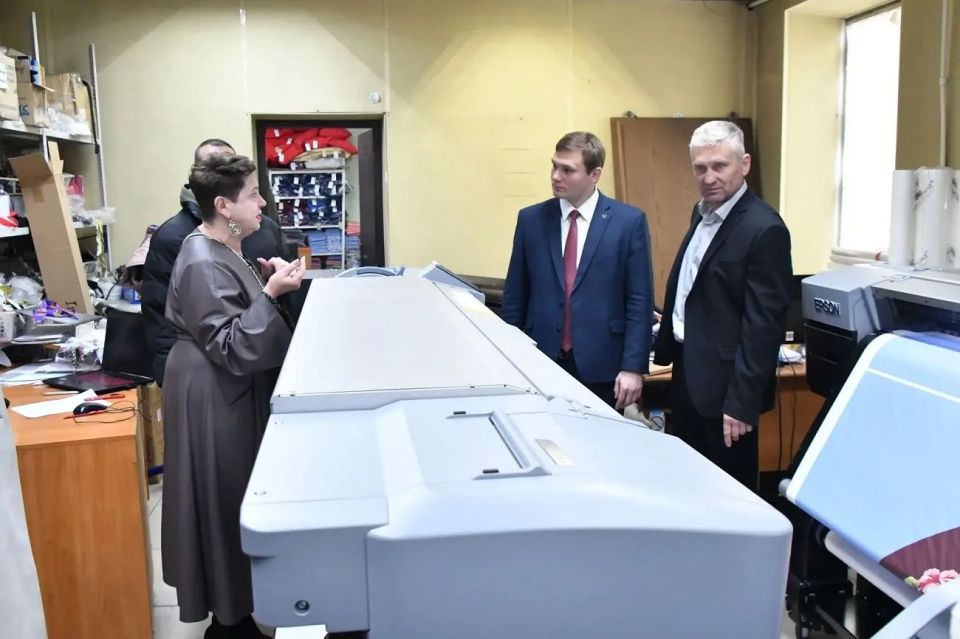 Правительство Хакасии делает ставку на развитие лёгкой промышленности Правительство Хакасии делает ставку на развитие лёгкой промышленности