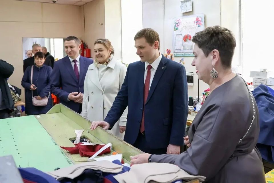 Правительство Хакасии поддерживает местные производства и делает ставку на развитие легкой промышленности Правительство Хакасии поддерживает местные производства и делает ставку на развитие легкой промышленности