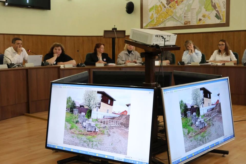 Рядом с домом должен быть порядок Рядом с домом должен быть порядок