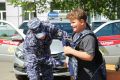 Росгвардейцы познакомили юных абаканцев со своей профессией