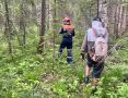 Выбраться туристам из болота помогли минусинские спасатели- авто путешественников завязло в топи