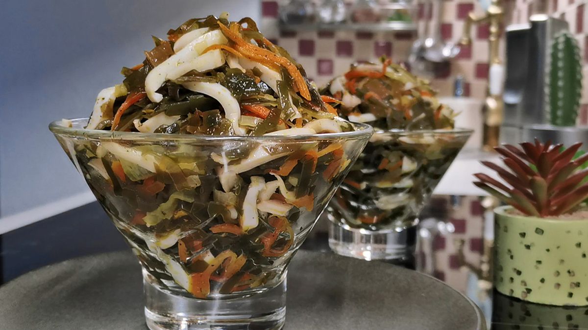 Нежный и вкусный: освежающий салат с кальмарами в корейском стиле