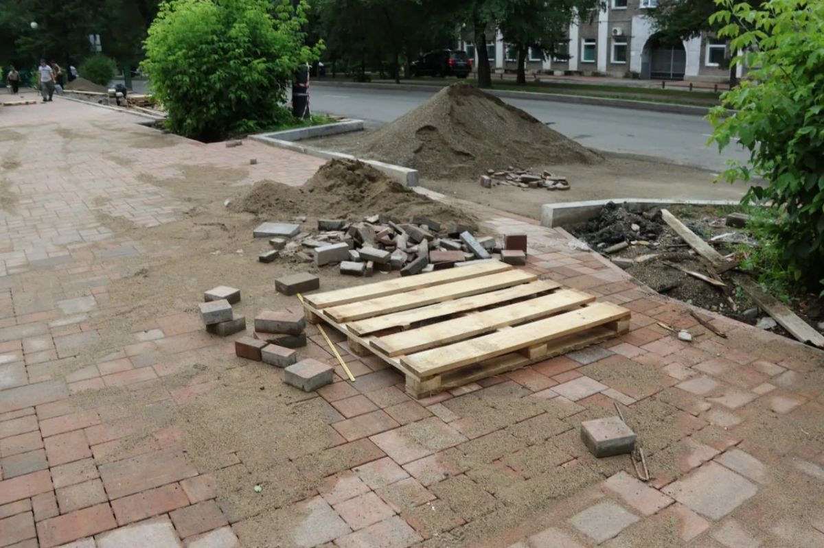 1800 квадратов пешеходной зоны преображаются на проспекте Ленина в Абакане 1800 квадратов пешеходной зоны преображаются на проспекте Ленина в Абакане