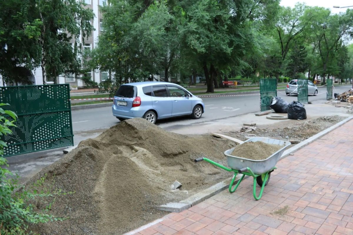 1800 квадратов пешеходной зоны преображаются на проспекте Ленина в Абакане 1800 квадратов пешеходной зоны преображаются на проспекте Ленина в Абакане