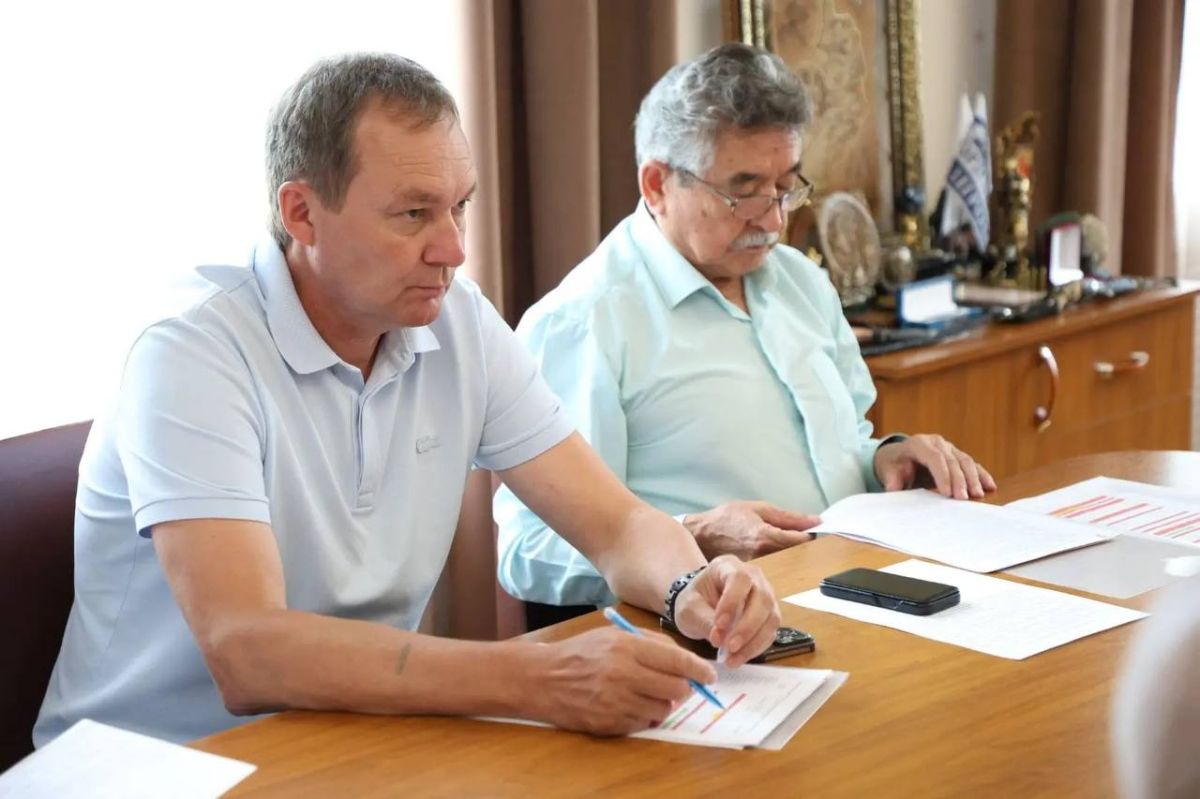 Вместе с коллегами подвели итоги работы в первом полугодии Вместе с коллегами подвели итоги работы в первом полугодии