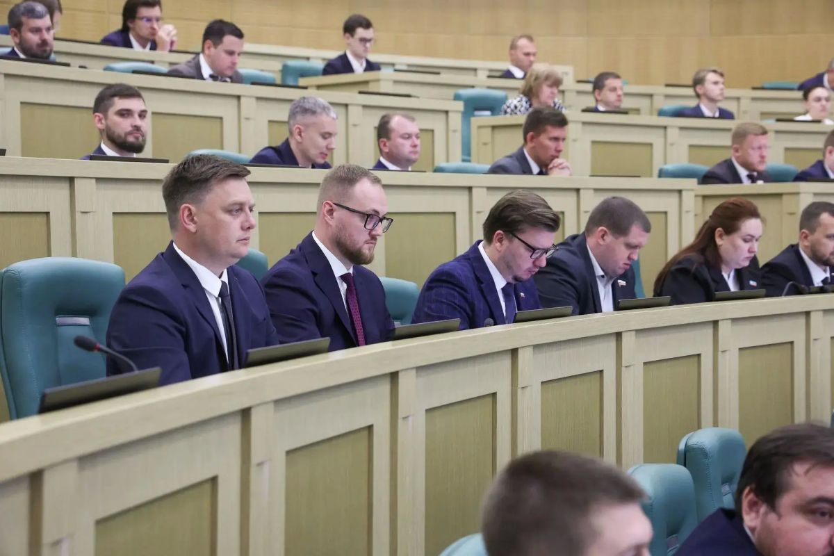 Институт молодых парламентариев становится действенной командой Институт молодых парламентариев становится действенной командой