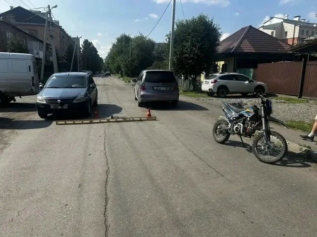 Юный мотоциклист сделал участниками ДТП в Абакане сразу двух водителей