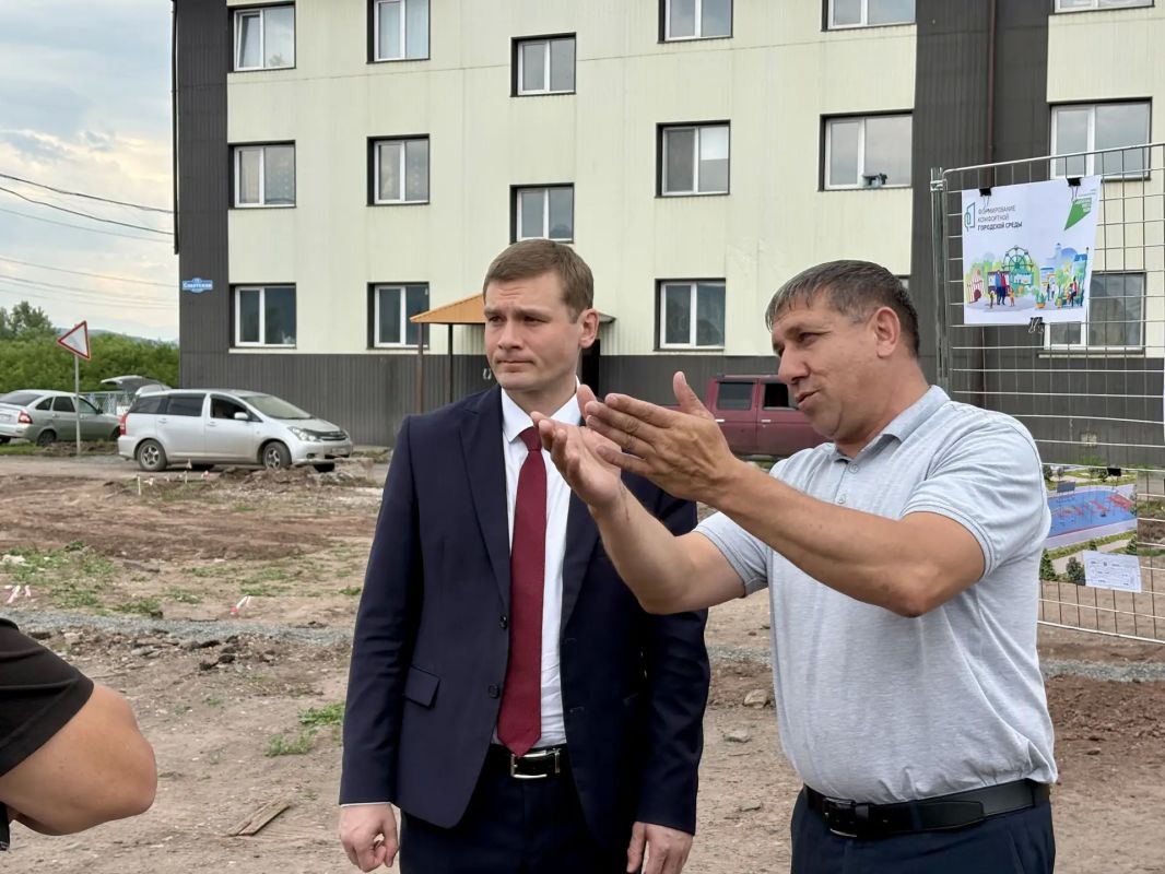 Валентин Коновалов: В республике активно идет дорожное строительство и благоустройство территорий Валентин Коновалов: В республике активно идет дорожное строительство и благоустройство территорий